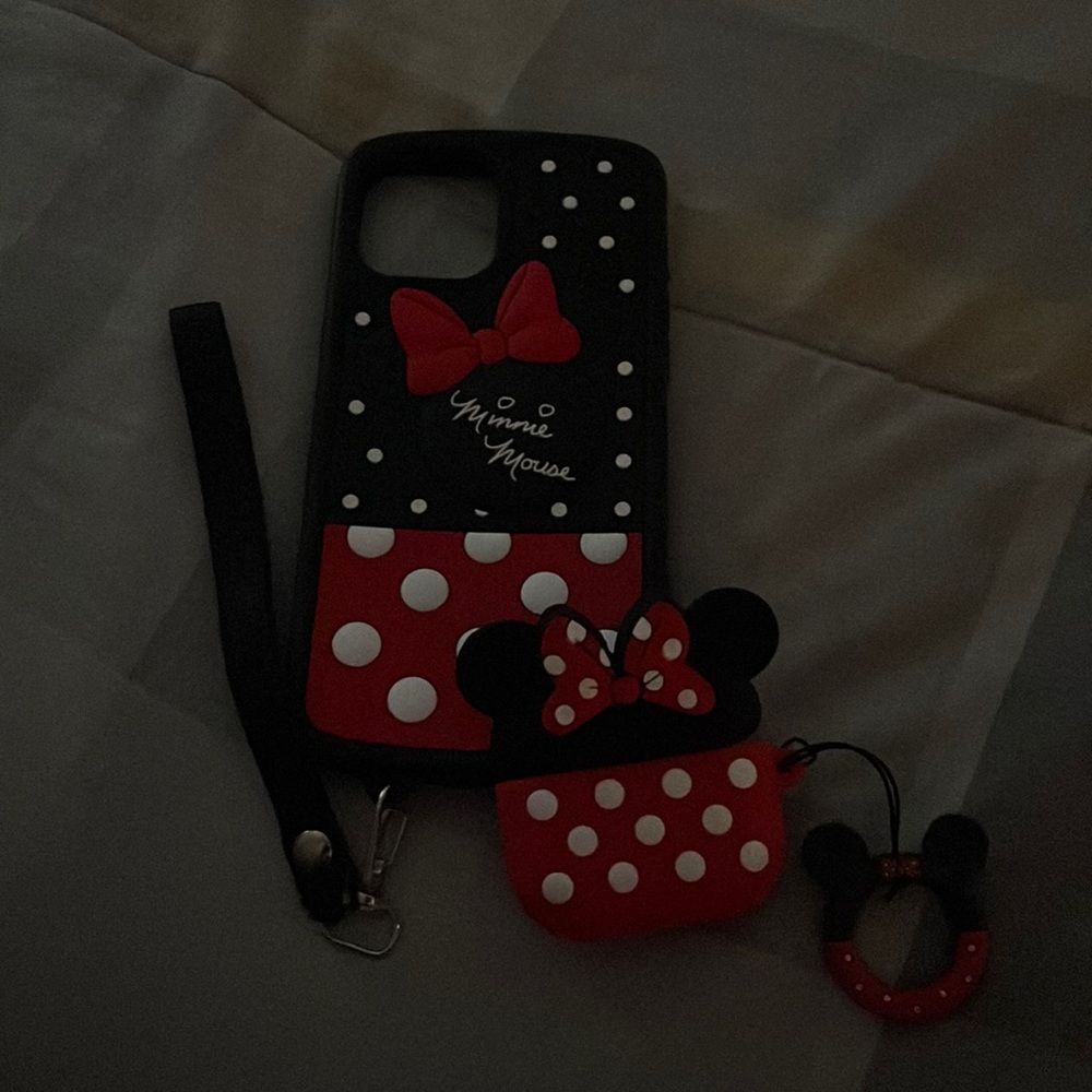 Minnie muse iPhone 12 Pro Max case and airpod 3 case